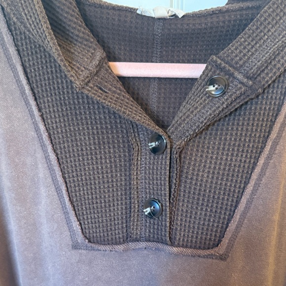 Easel Two-Tone Brown Mineral Wash Hooded Sweater - Picture 3 of 8